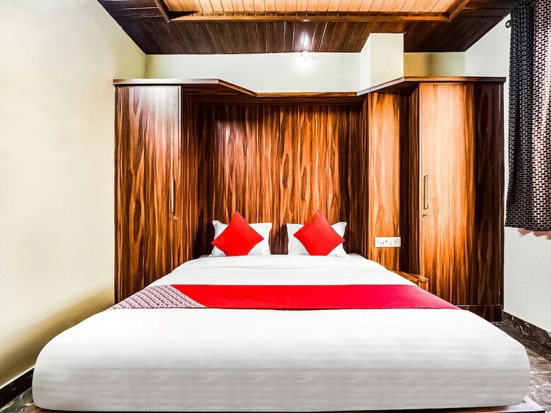 Hotel Oyo 30911 Eleven 43 Suites