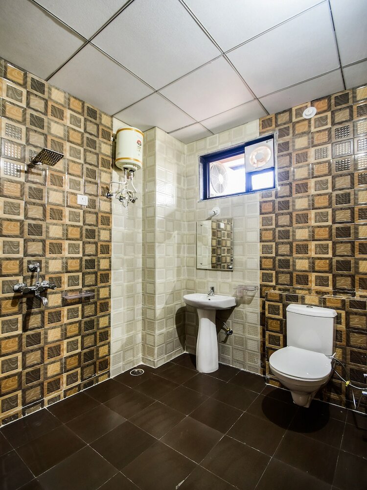 Hotel Oyo 30911 Eleven 43 Suites