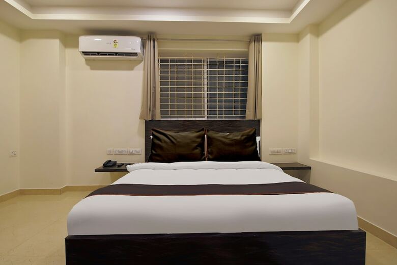 Hotel Collection O 30119 Regalia