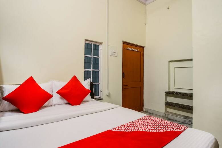 Oyo 30000 Hotel Panghat
