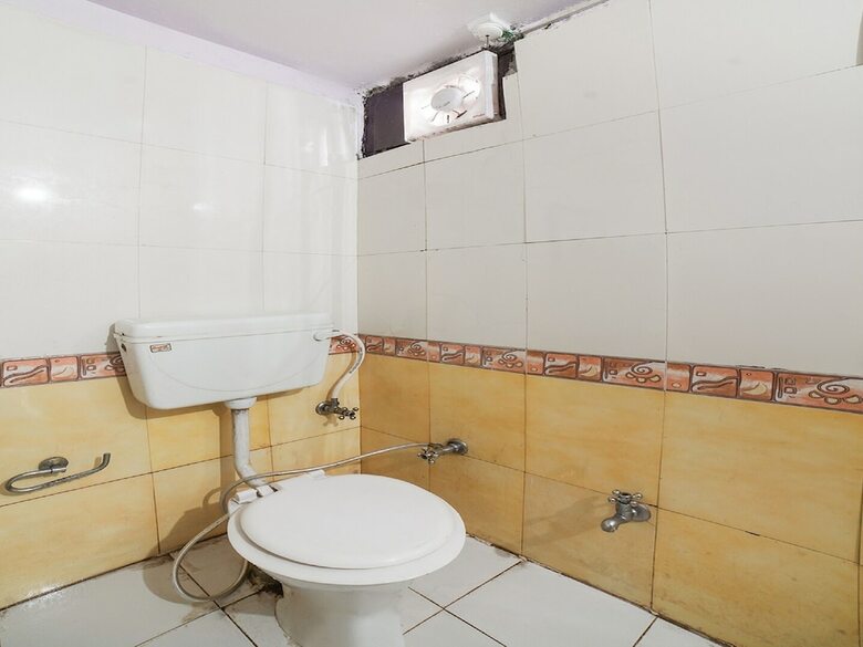 Hotel Oyo 22421 Indiraj