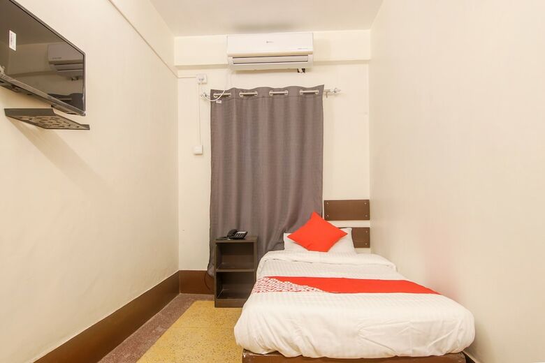 Hotel Oyo 22421 Indiraj