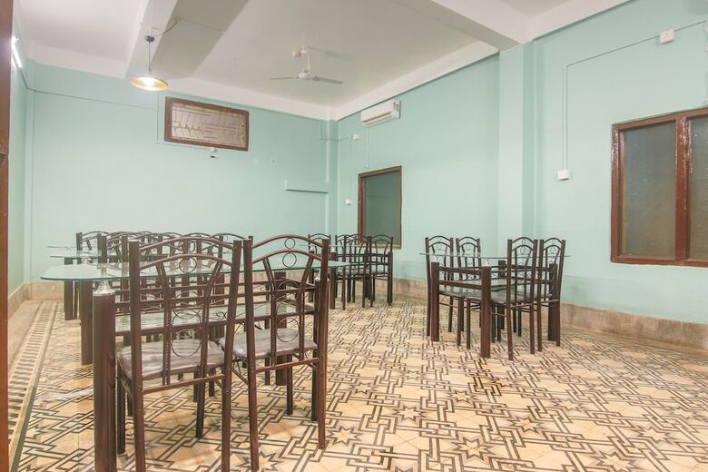 Hotel Oyo 22421 Indiraj