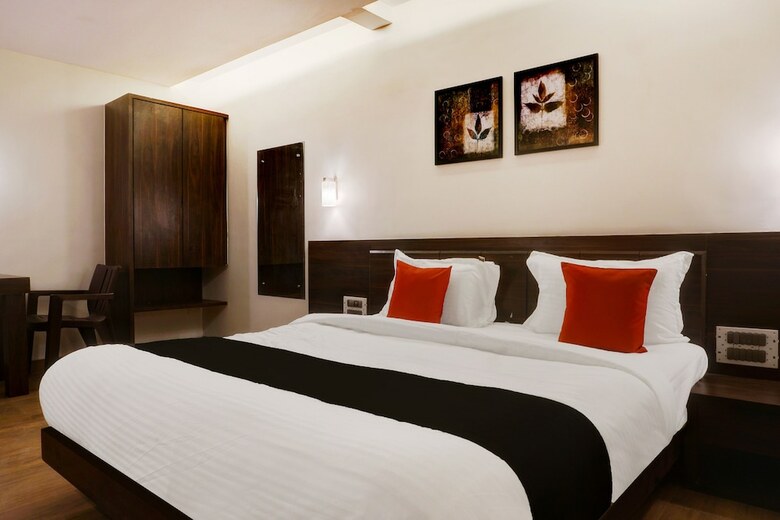 Hotel Capital O 38128 Omkar Executive