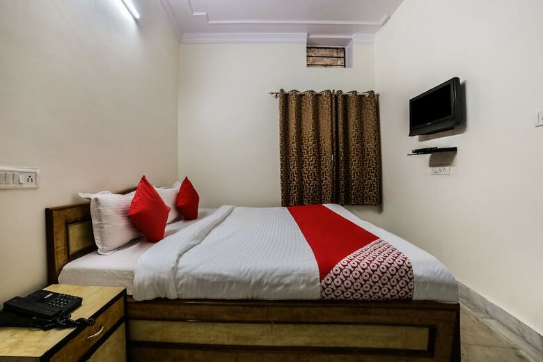 Oyo 30231 Hotel Anshu