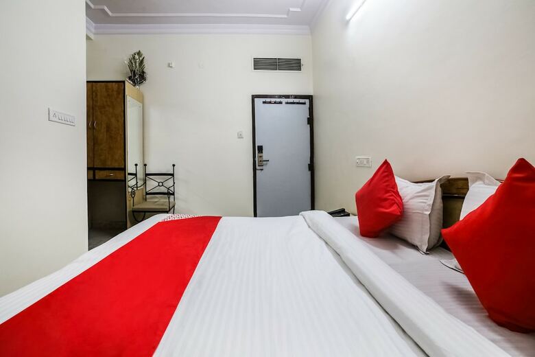 Oyo 30231 Hotel Anshu