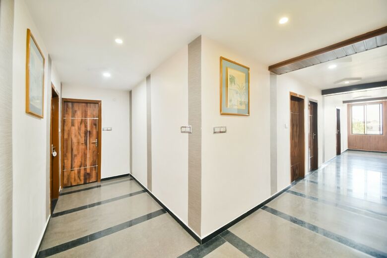 Capital O 39331 Hotel Retaj