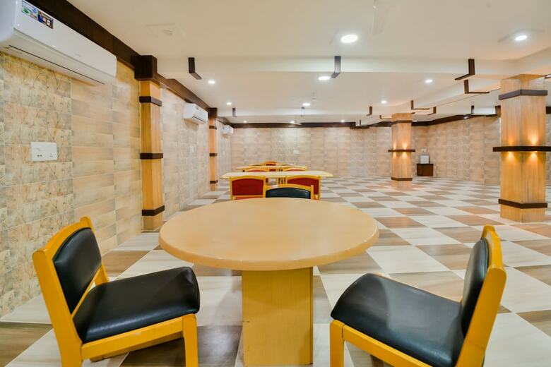 Capital O 39331 Hotel Retaj