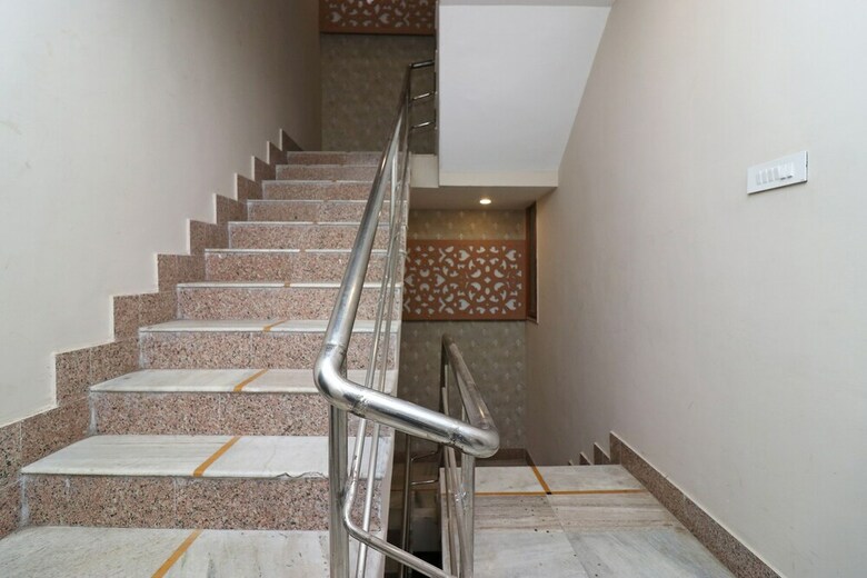 Hotel Oyo 23639 Krishna Plaza