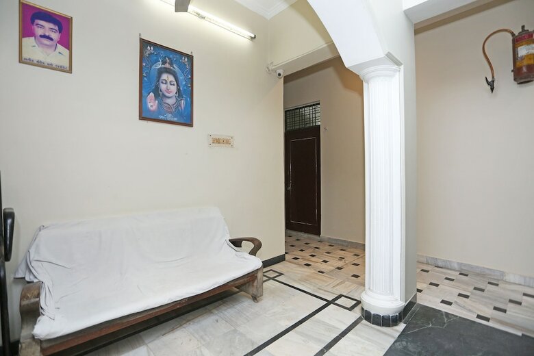 Hotel Oyo 28614 Bless Inn