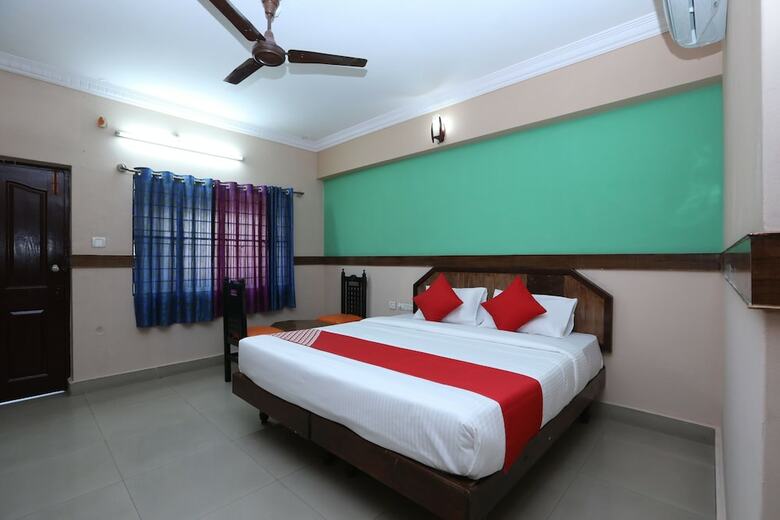 Hotel Oyo 29610 Sanman Regency