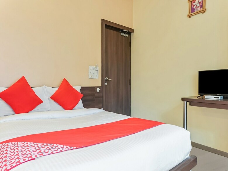 Oyo 28109 Regent Hotel