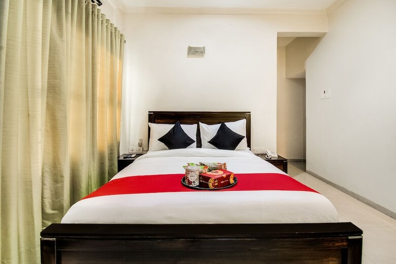 Hotel Collection O 30077 Viman Nagar