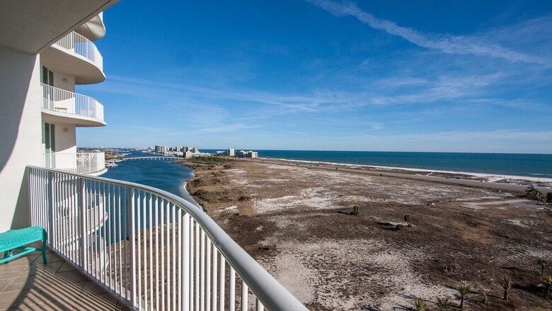 Luxurious Three Bedroom Unit - Unit Crd1011