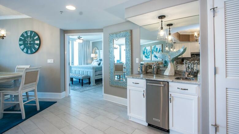 Private Balcony With Stunning Views - Unit Crb1116