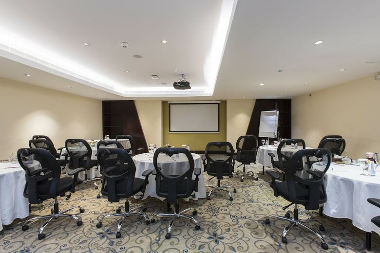 Hotel Crowne Plaza Riyadh Al Waha