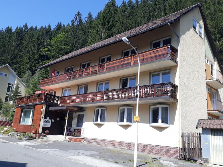 Haus Mena