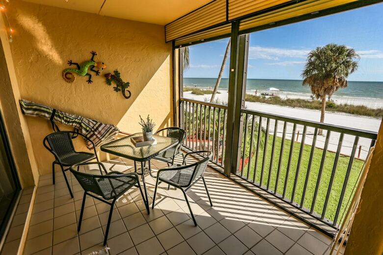 Cane Palm Beach Club 105