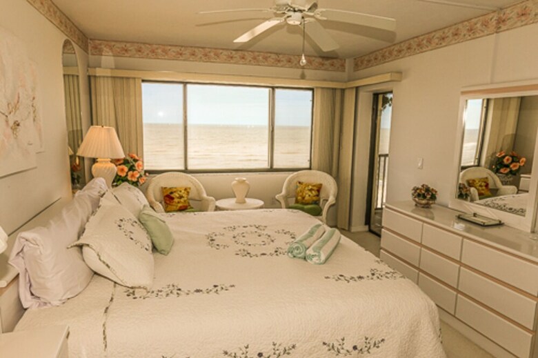 Riviera Club 701