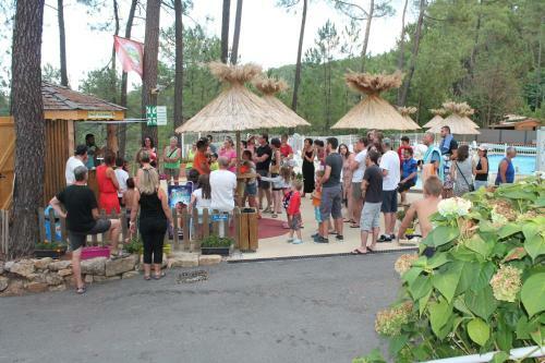 Village De Chalets Camping Bois Simonet