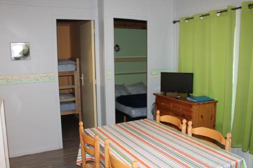 Village De Chalets Camping Bois Simonet