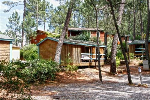 Village De Chalets Camping Bois Simonet