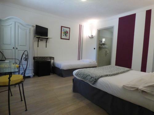 Hotel H�tel Lou Cale� Restaurant Le Rocher Des Abeilles