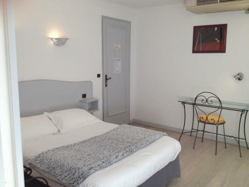 Hotel H�tel Lou Cale� Restaurant Le Rocher Des Abeilles