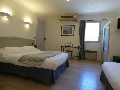 Hotel H�tel Lou Cale� Restaurant Le Rocher Des Abeilles