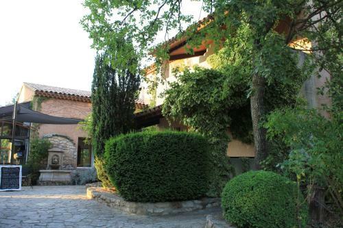Hotel H�tel Lou Cale� Restaurant Le Rocher Des Abeilles