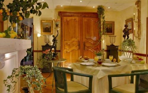 Hotel Le For�t