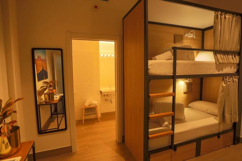 Hostal Hostel Nut