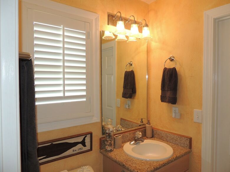 Ocean Green Cottage #9675