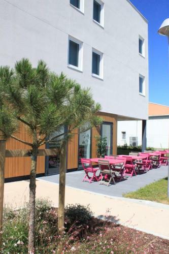 Brit Hotel Vend�e Mer