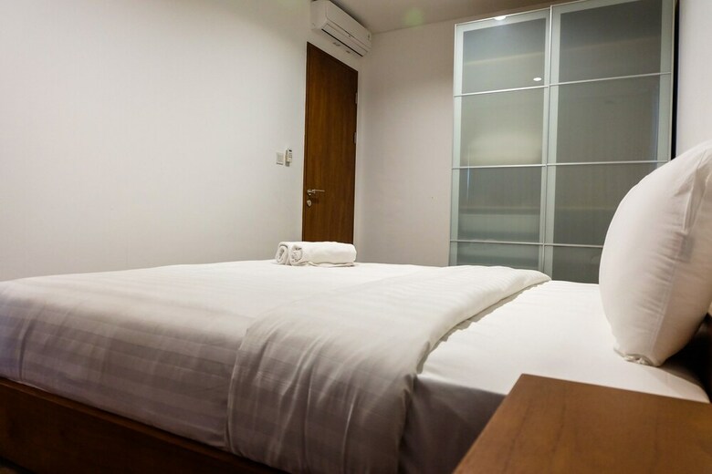 Elegant 2br Apartment Veranda Residence @ Puri