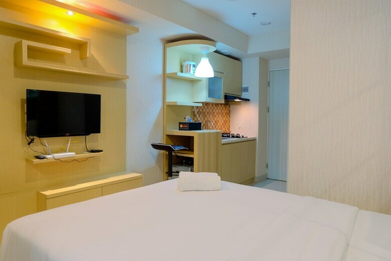 Homey Studio Apartment At Grand Kamala Lagoon