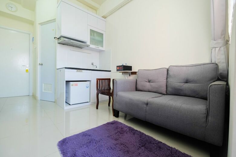 Tranquil 2br @ Green Pramuka Apartment
