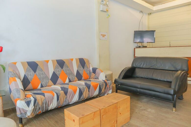Hotel Oyo 1317 Pinnus Residence Syariah