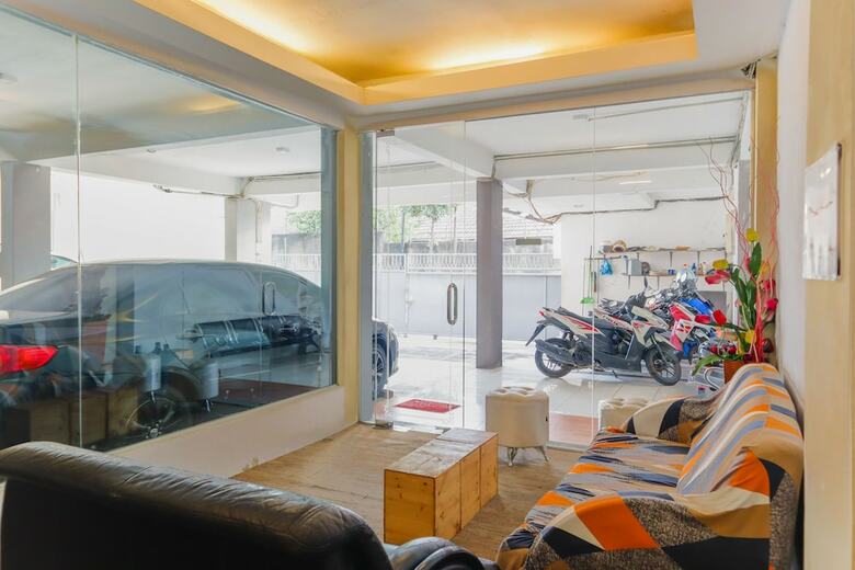 Hotel Oyo 1317 Pinnus Residence Syariah