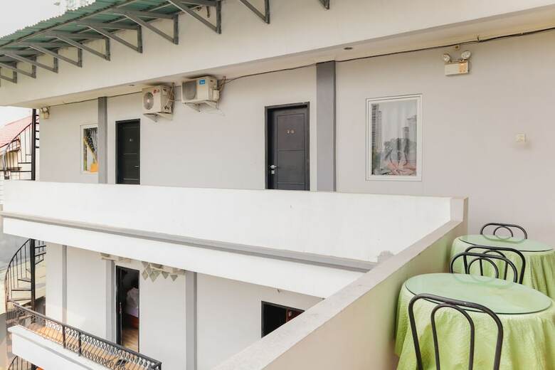 Hotel Oyo 1317 Pinnus Residence Syariah