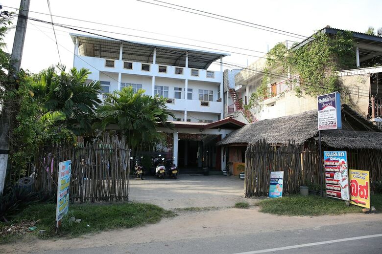 Hotel Golden Bay Resort