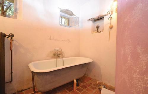 Holiday Home Le Tilleuil Du Bois De Poussel