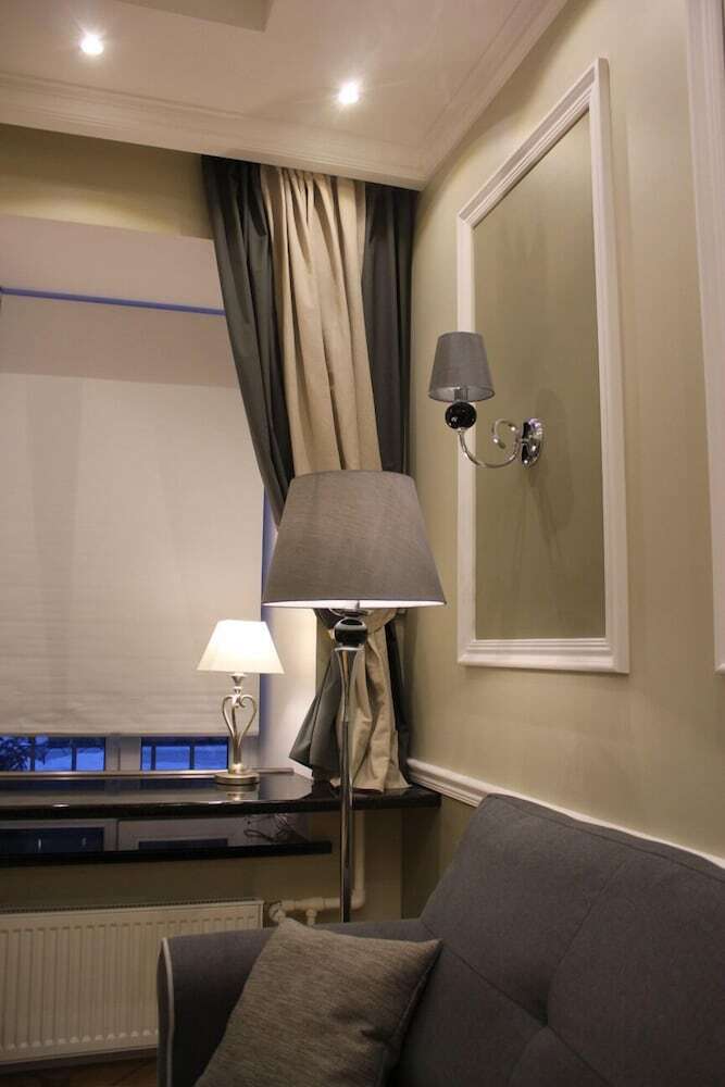 Apartments B. Sampsonievsky 4-6