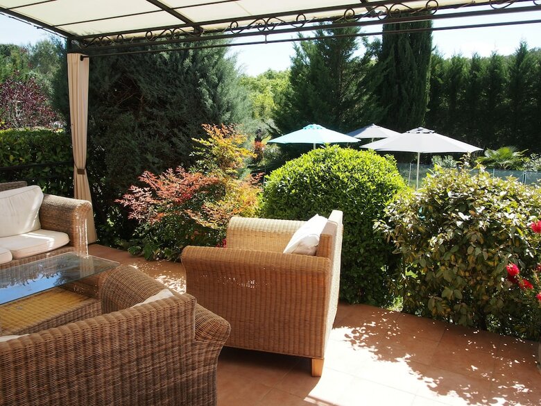 Villa Aux Cypr�s Du Sud