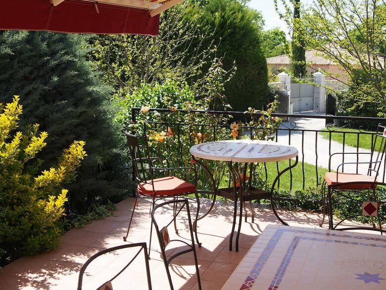 Villa Aux Cypr�s Du Sud
