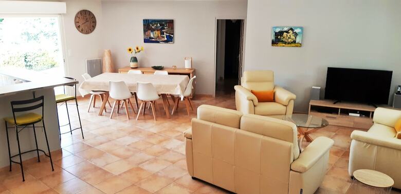 Villa Aux Cypr�s Du Sud