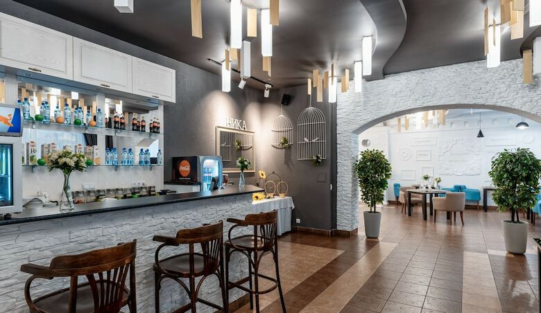 Hotel Cronwell Nika Center