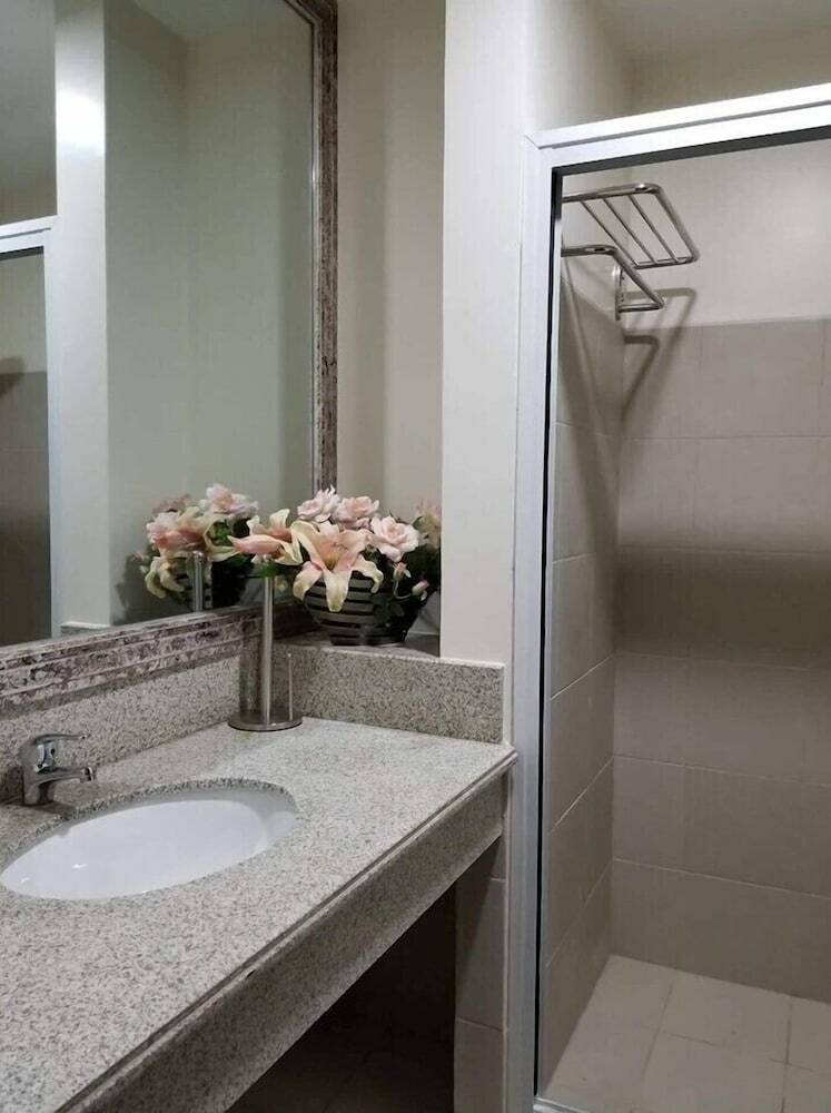 Regs Bristle Ridge Residences