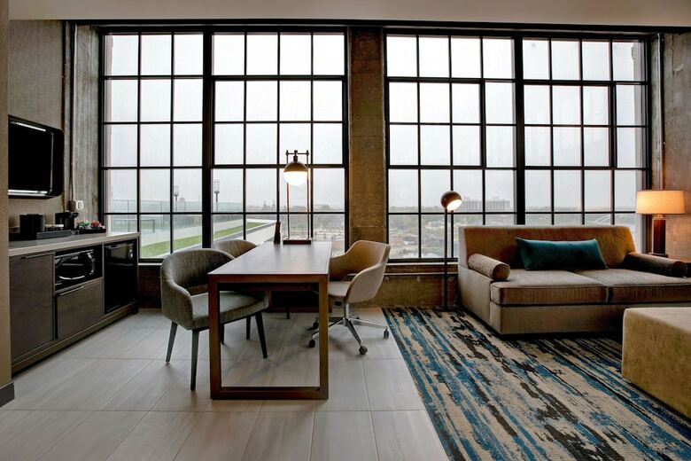 Hotel Embassy Suites By Hilton Rockford Riverfront