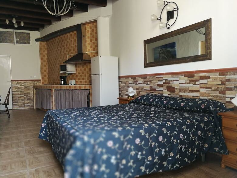 Aparthotel Finca Tom�s Y Puri